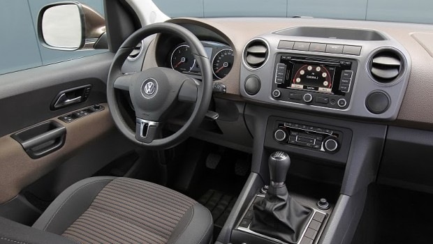 Examen de la parte trasera de la camioneta Volkswagen Amarok