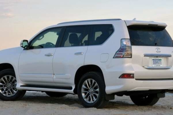 Brutalidad y sofisticación en el SUV Lexus GX 460 actualizado Foto 4