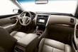 El examen de un sedán Nissan Teana foto 5