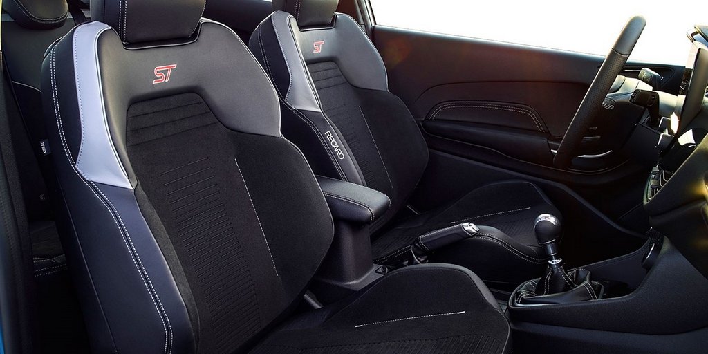 La familiaridad con el deporte de Ford Fiesta ST 2018 el modelo del año