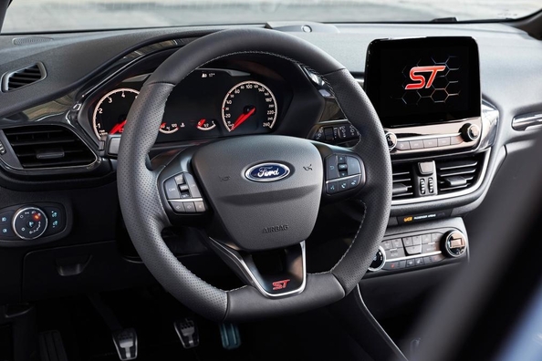 La familiaridad con el deporte de Ford Fiesta ST 2018 el modelo del año Foto 5