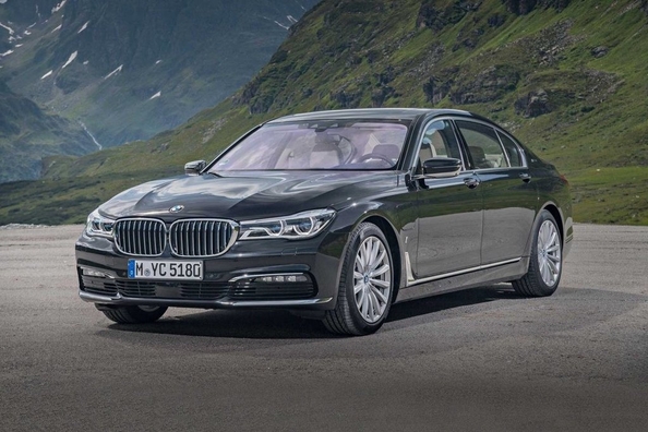 BMW complementará la séptima serie de modelos híbridos