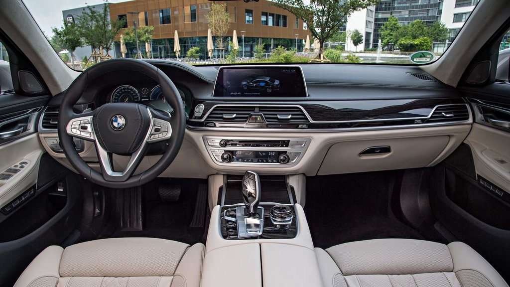 BMW complementará la séptima serie de modelos híbridos