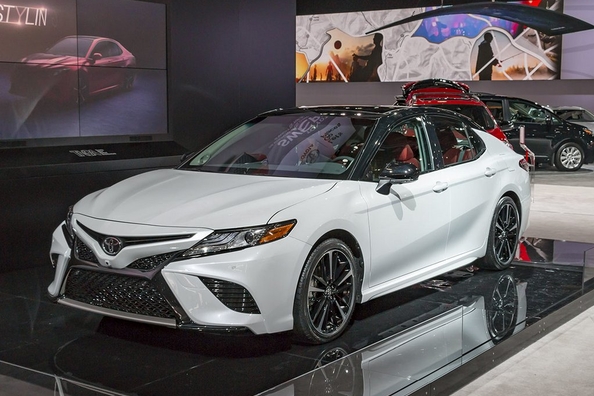 Revisión Toyota Camry 2018 el modelo del año