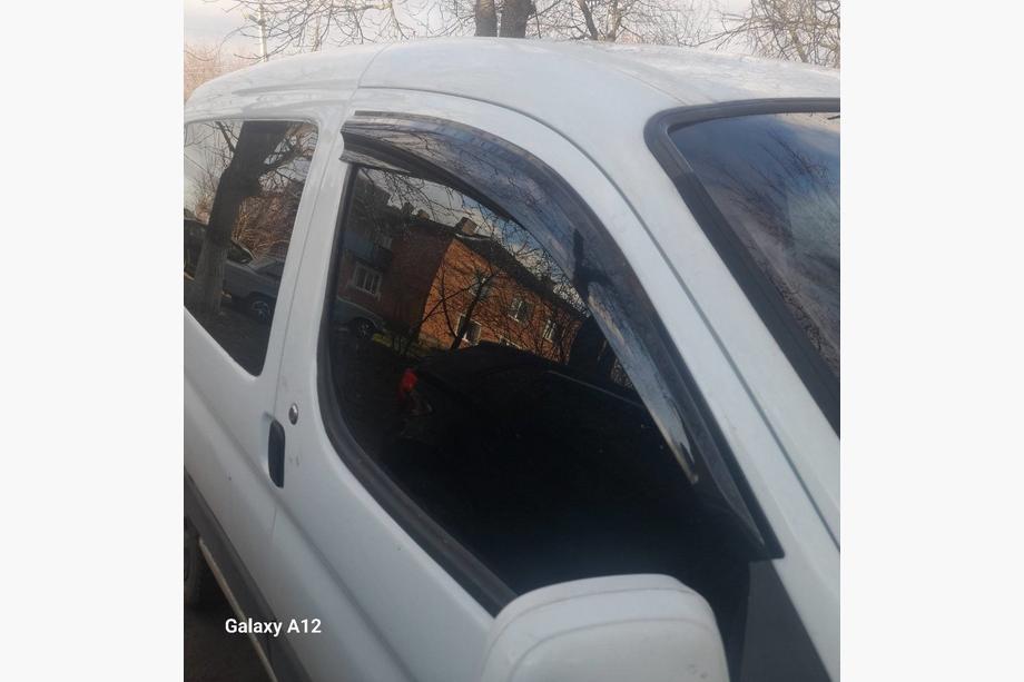 Citroen Berlingo 1996-2008 Deflectores de Ventana (2 uds., Sunplex Sport) Foto 4