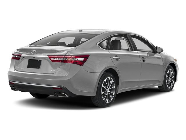 Examen de la insignia sedán Toyota Avalon