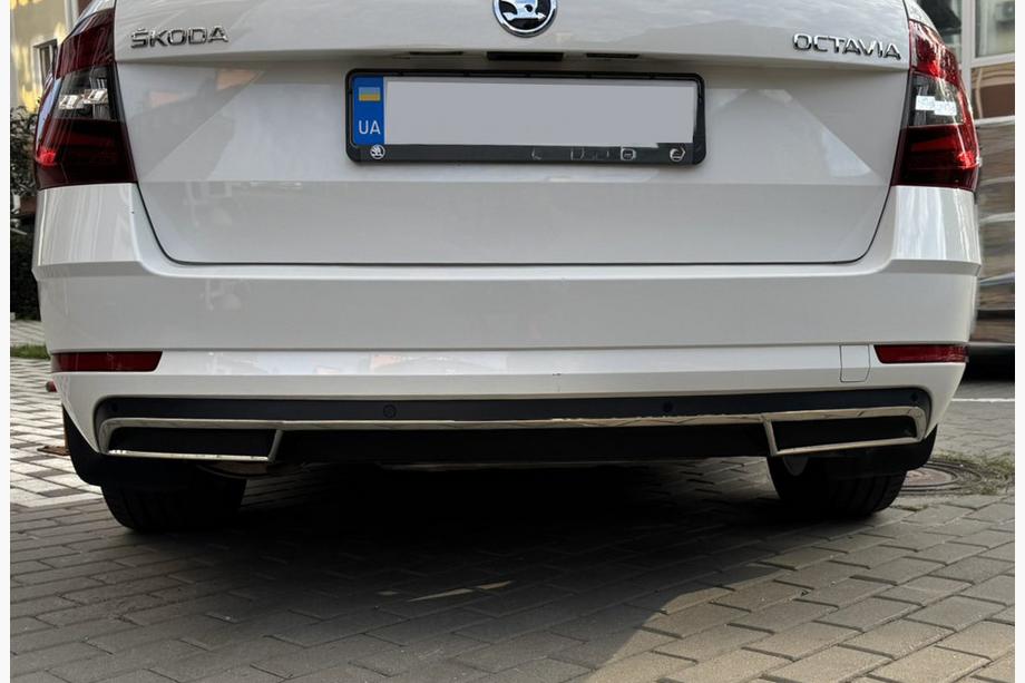 Skoda Octavia III A7 2013-2019 Embellecedor contorno del difusor trasero (2013-2017, acero inoxidable) OmsaLine - Acero Inoxidable Italiano Foto 8