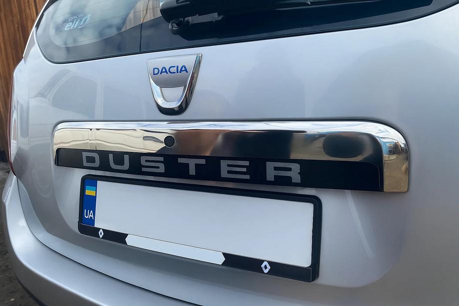 Renault Duster 2008–2017 Moldura superior de acero inoxidable sobre la matrícula Image
