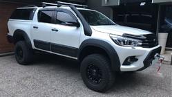 Toyota Hilux 2015- Aletines de aletas (2015-2020, ABS, atornillados) foto 8