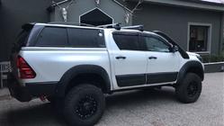 Toyota Hilux 2015- Aletines de aletas (2015-2020, ABS, atornillados) foto 13