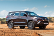 Descripción general 7-local de una camioneta Toyota Fortuner foto 3