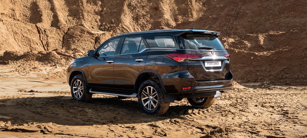 Descripción general 7-local de una camioneta Toyota Fortuner