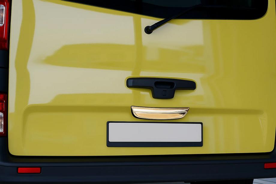 Renault Trafic 2001–2015 Moldura cromada sobre la matrícula (3 puertas, inferior, acero inoxidable) Image