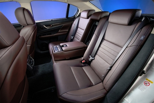 El examen de la berlina Lexus GS Foto 4