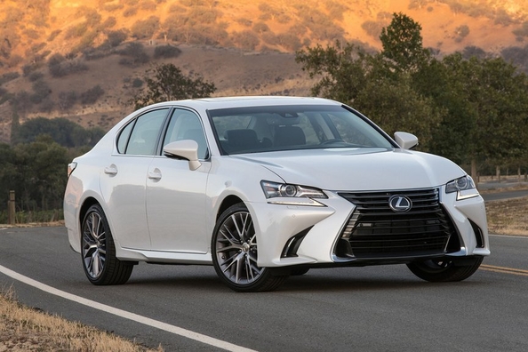 El examen de la berlina Lexus GS