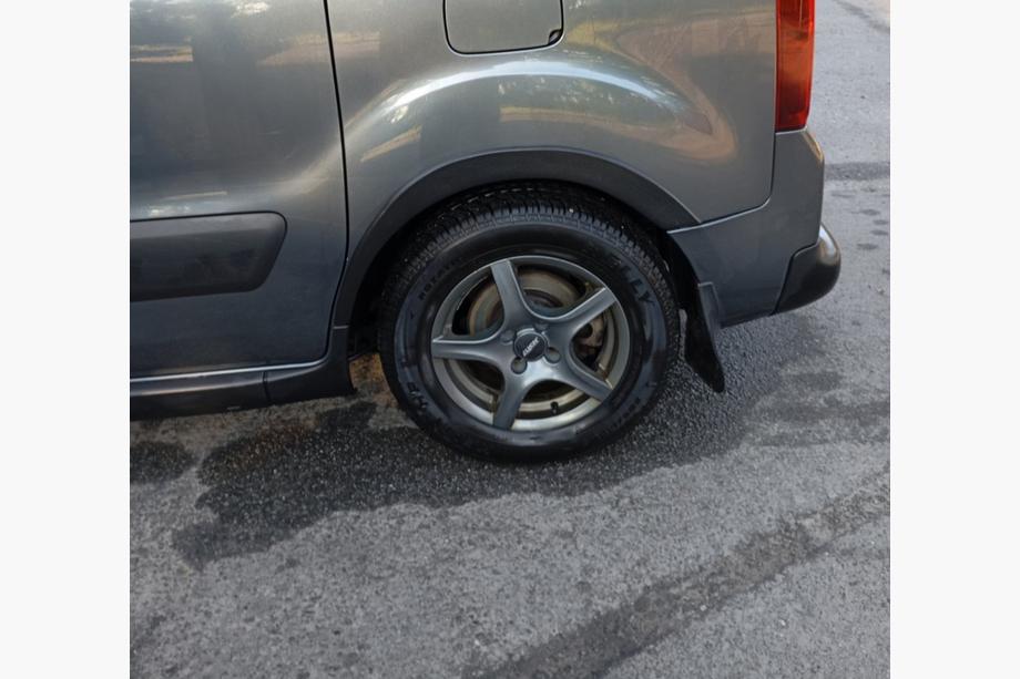 Citroen Berlingo 2008-2018 Aletines de aleta (4 uds, negros) 2 Puertas Laterales, Plástico Foto 2