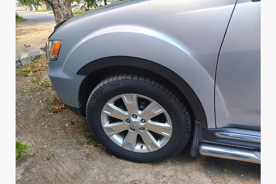 Mitsubishi Outlander 2006-2012 Aletines de aleta (4 uds, negros) Foto 2
