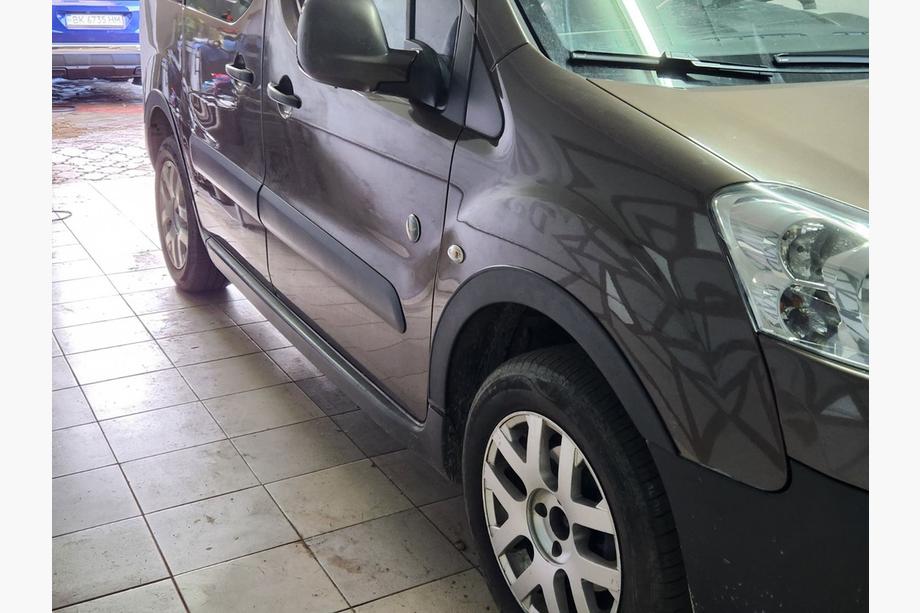 Peugeot Partner Tepee 2008-2018 Aletines de aleta (4 uds, negros) 1 Puerta Lateral, Plástico Foto 9