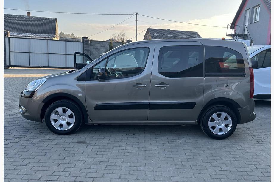 Peugeot Partner Tepee 2008-2018 Aletines de aleta (4 uds, negros) 1 Puerta Lateral, Plástico Foto 11