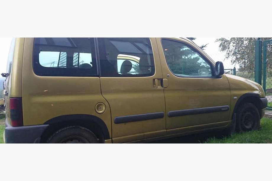 Citroen Berlingo 1996-2008 Aletines de plástico para aletas (4 uds, negros) Foto 2