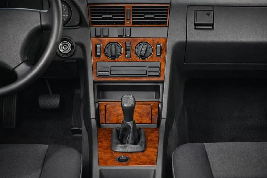Mercedes C-class W202 1993-2001 Cubiertas de tablero (1993-1995) Image