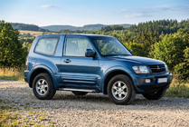 Mitsubishi Pajero Wagon III 1999-2006 Estribos Laterales Line (2 uds., Aluminio) foto 1
