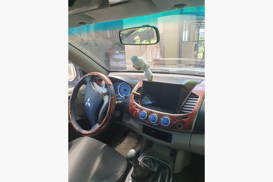 Mitsubishi L200 2006-2015 Juego de molduras para salpicadero (11 piezas) Carbono Foto 11