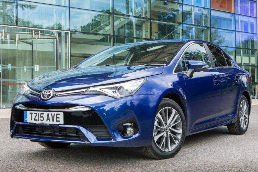 Revisión actualizada de la berlina Toyota Avensis