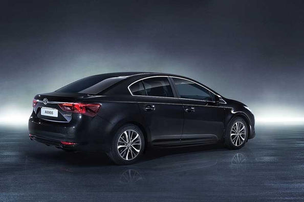 Revisión actualizada de la berlina Toyota Avensis Foto 3