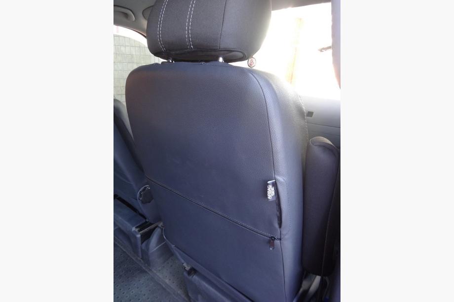 Volkswagen T5 Caravelle 2004-2010 Fundas de Asientos de Coche (Cuero Ecológico y Tela, Premium) Asientos delanteros (2↗1) Foto 10