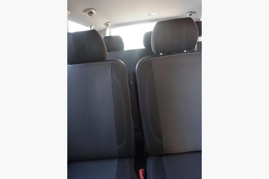 Volkswagen T5 Caravelle 2004-2010 Fundas de Asientos de Coche (Cuero Ecológico y Tela, Premium) Asientos delanteros (2↗1) Foto 13