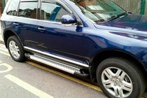 Volkswagen Touareg 2002–2010 Estribos Laterales Allmond Grey (2 uds., Aluminio) foto 1