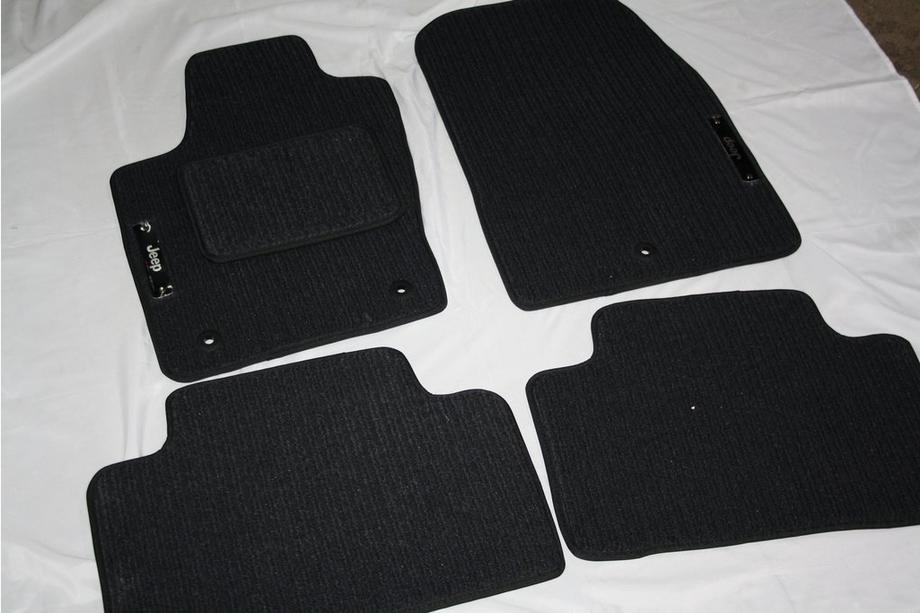 Jeep Grand Cherokee WK2 2010-2021 Alfombrillas de tela (Corona) Foto 10