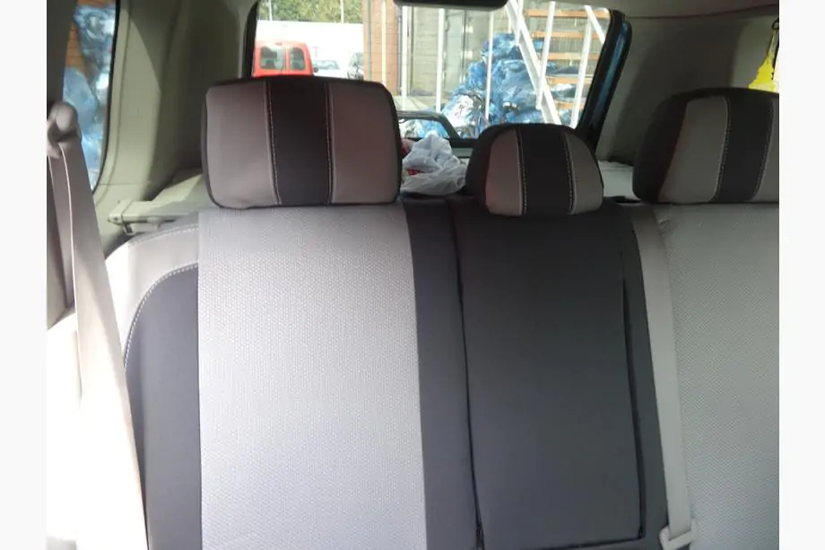 Nissan X-trail T30 2002-2007 Fundas de Asientos de Coche (Polipiel↗Tela, Premium) Foto 19