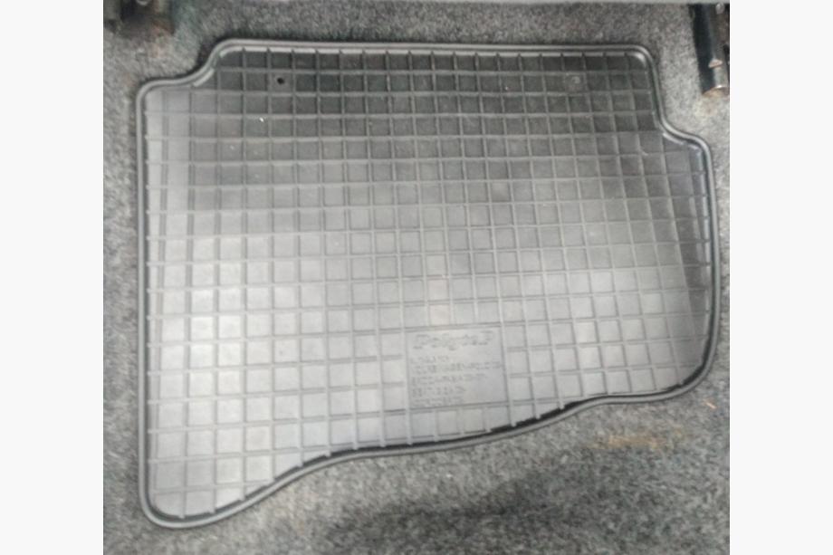 Volkswagen Polo 2001-2009 Alfombrillas de goma (4 uds, Polytep) Foto 3
