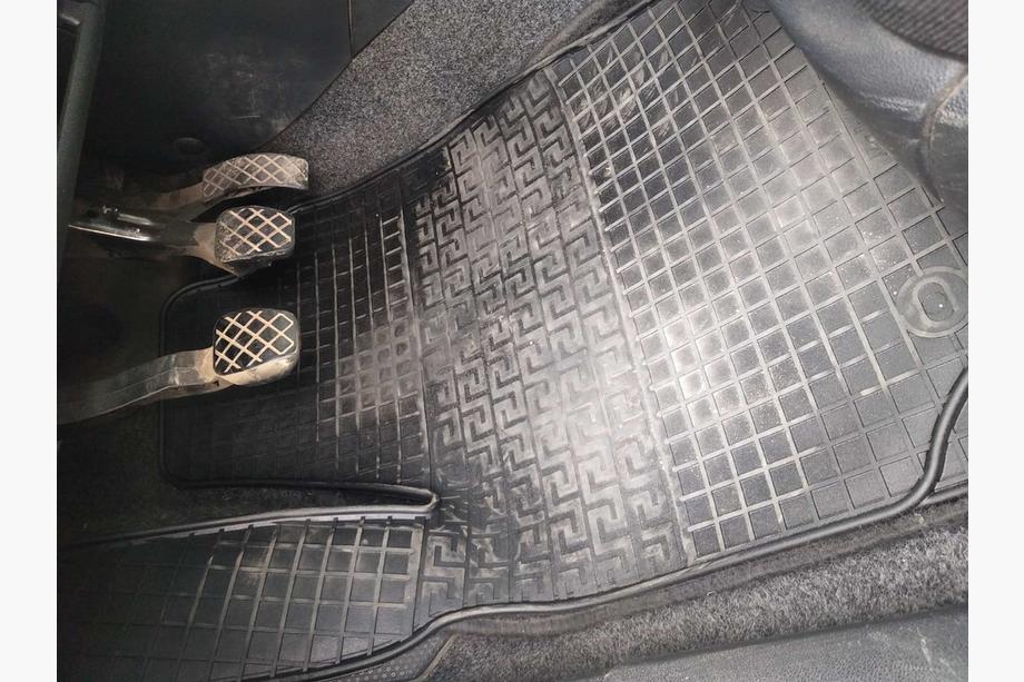 Skoda Fabia 2000-2007 Alfombrillas de goma (4 uds, Polytep) Image