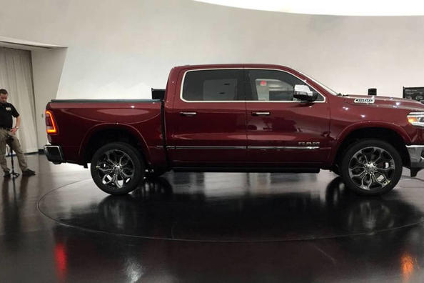 El brutal e inconfundible: camioneta Ram 1500 de la nueva generación Foto 4