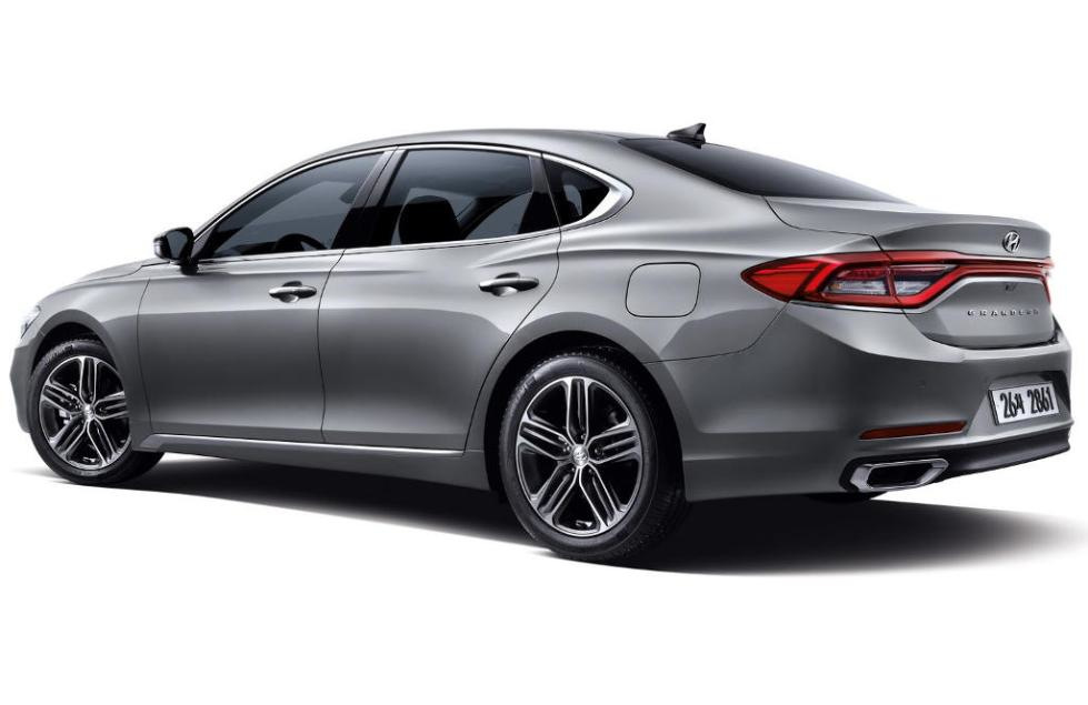 Examen de la insignia sedán Hyundai Grandeur de la nueva generación