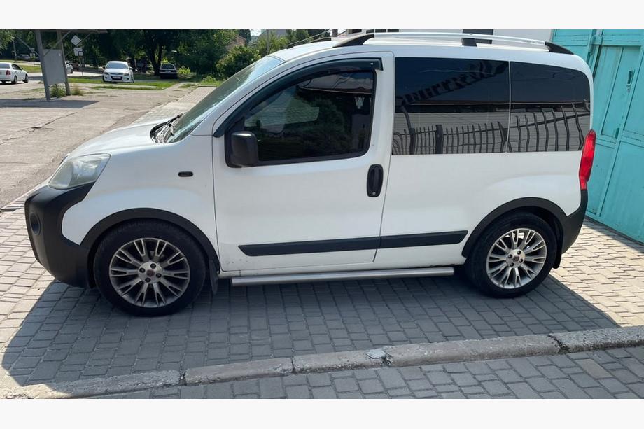Fiat Fiorino/Qubo 2008-2024 Aletines de aleta (4 uds, negros) 1 Puerta Lateral, Plástico ABS Foto 8