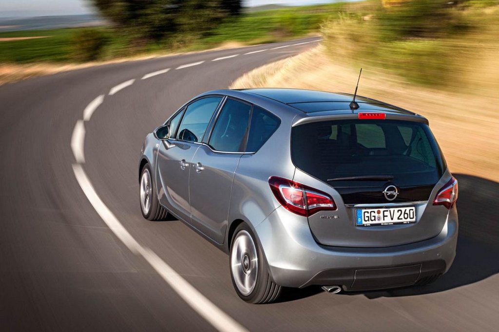 Revisión de la furgoneta compacta actualizada Opel Meriva