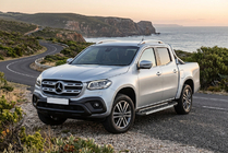 Mercedes X class 2017-2020 Estribos Laterales RedLine V1 (2 uds., Aluminio) foto 1
