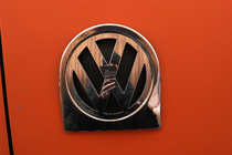 Volkswagen Caddy 2004-2010 Marco trasero del logotipo (acero inoxidable) foto 1