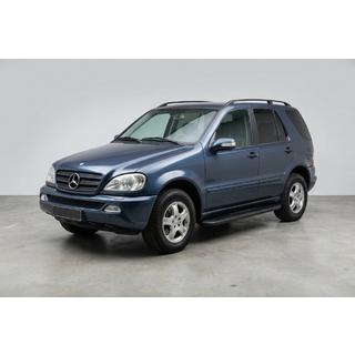 Estribos Laterales Tayga Black (2 uds., Aluminio) Mercedes ML W163 1997-2005 foto 1