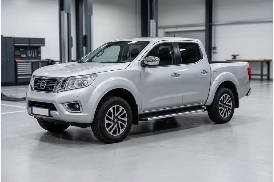 Nissan Navara/NP300 2016- Estribos laterales Fullmond (2 uds., aluminio) Image