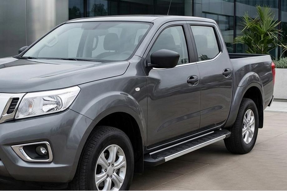 Nissan Navara/NP300 2016- Estribos Laterales RedLine V1 (2 uds., aluminio) Foto 1