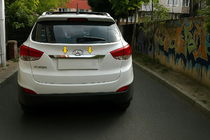Hyundai IX-35 2010-2015 Moldura cromada sobre la matrícula (ancha) foto 4