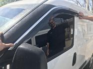 Fiat Doblo II 2010-2022 Deflectores de ventana con moldura cromada (4 uds, Niken) foto 4