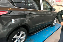 Ford Kuga/Escape 2013-2019 Estribos laterales Bosphorus Grey (2 uds., aluminio) foto 5