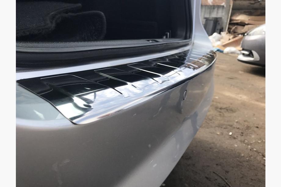 Volkswagen Passat B7 2012-2015 Protector de parachoques trasero Carmos (SW, acero inoxidable) Foto 5