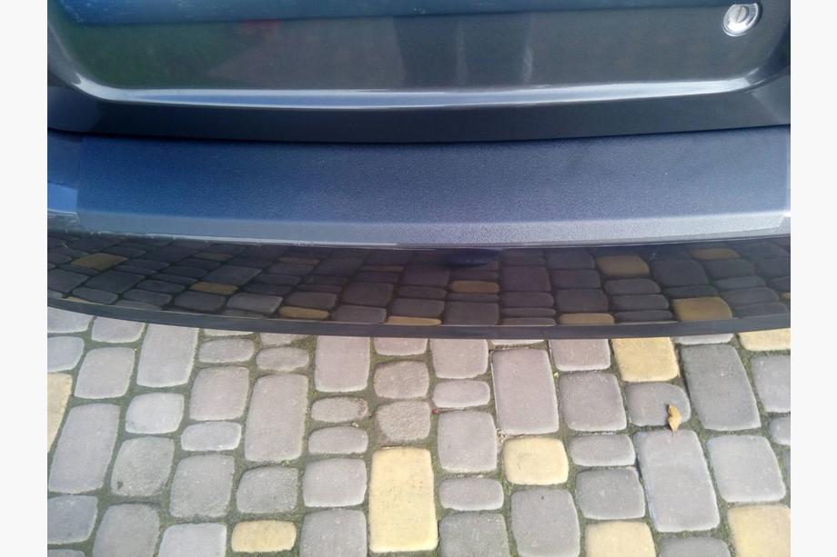 Chevrolet Aveo T250 2005-2011 Protector de parachoques trasero con borde Plastico Foto 3